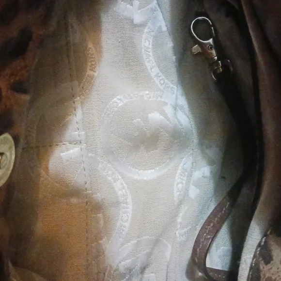 MK Purse - Picture 4 of 5